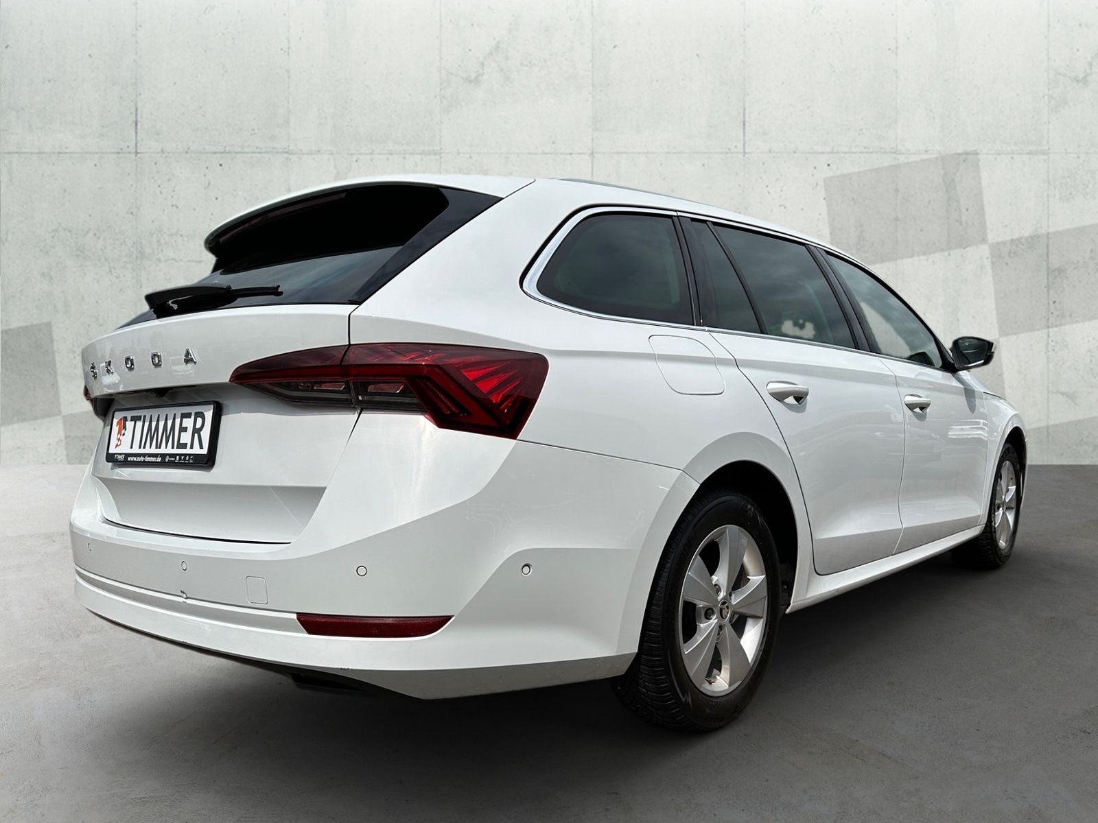 Skoda Octavia Combi 2.0 TDI DSG STYLE - Samsaru's Car Outlet