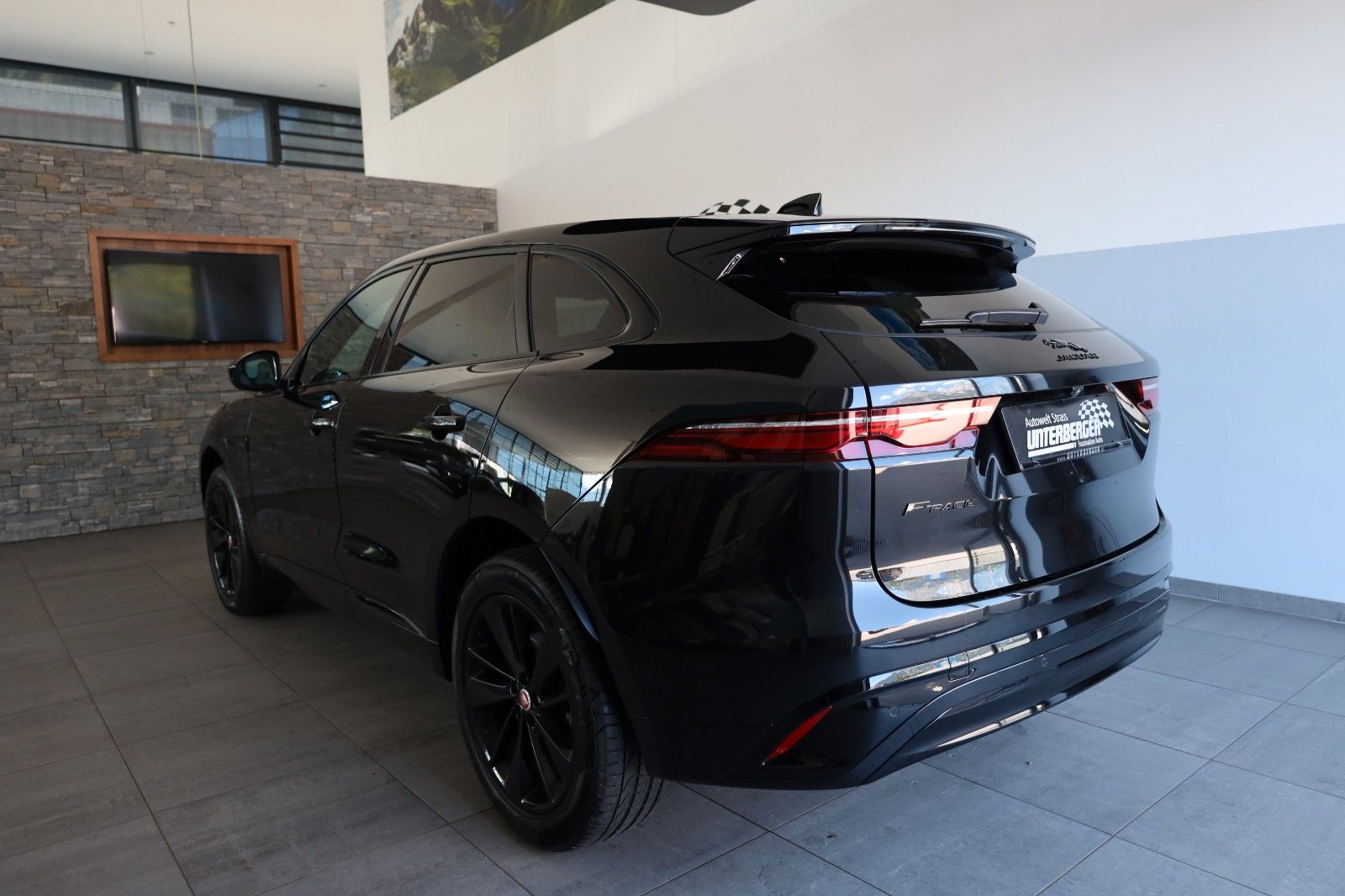 Jaguar F-Pace P250 2.0 R-Dynamic S AWD