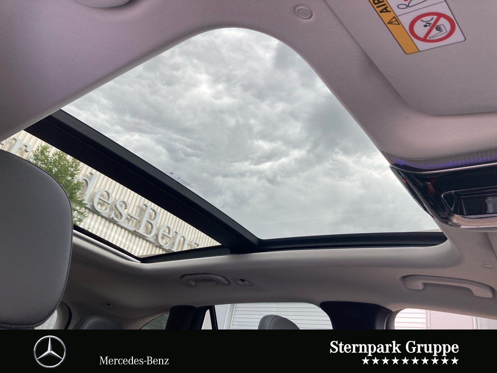 Mercedes-Benz GLC 300 e 4M AMG Premium Plus +AHK+Pano+DIST+20"