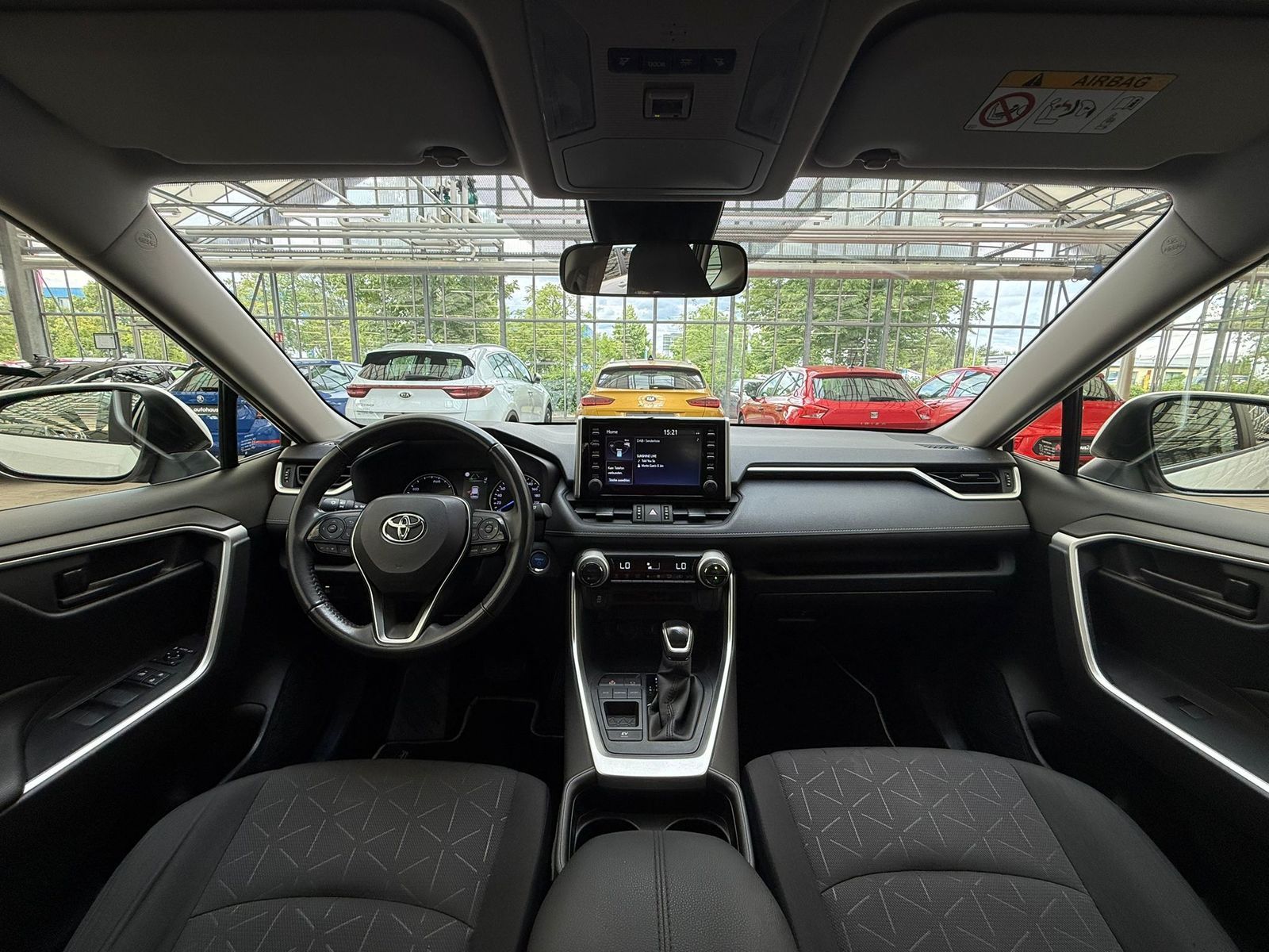 Toyota RAV4 2.5 VVT-i Hybrid 4x2 - Samsaru's Car Outlet