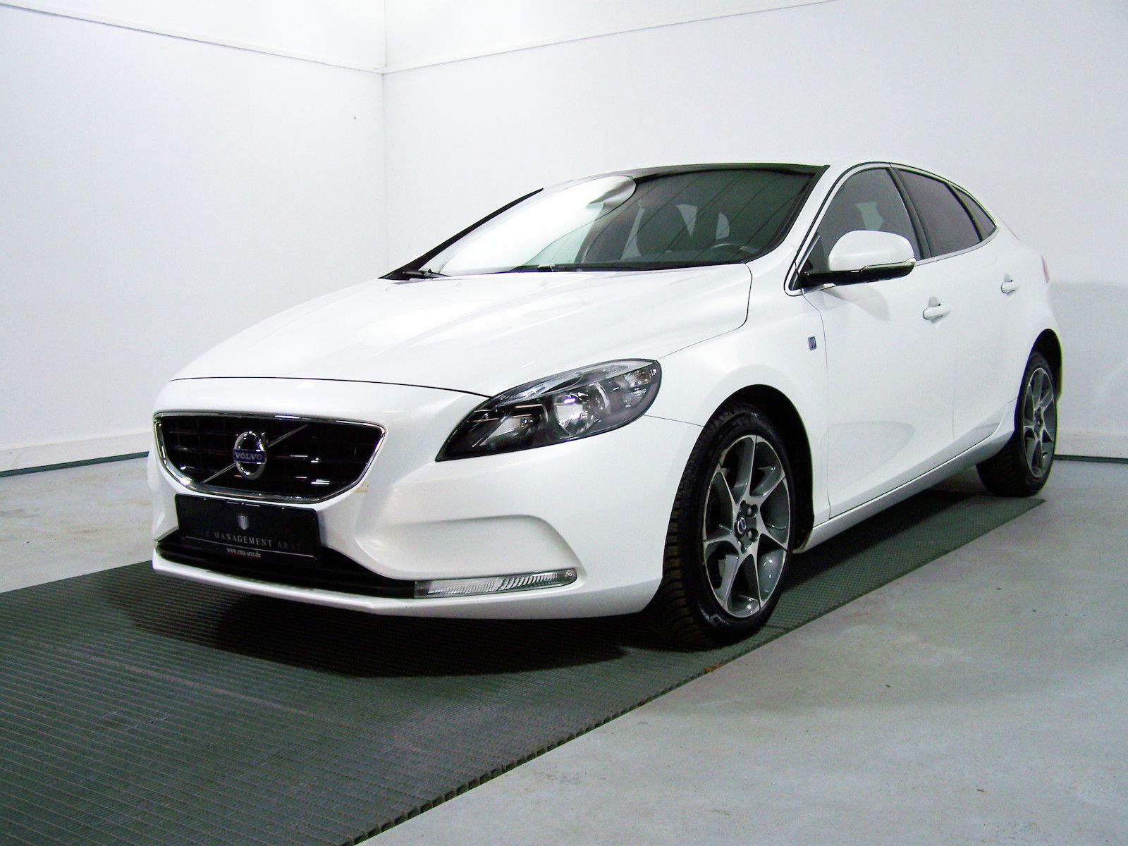 Volvo V40 2.0 T2 Ocean Race LEDER+NAVI+KAM+SHZ+TEMP