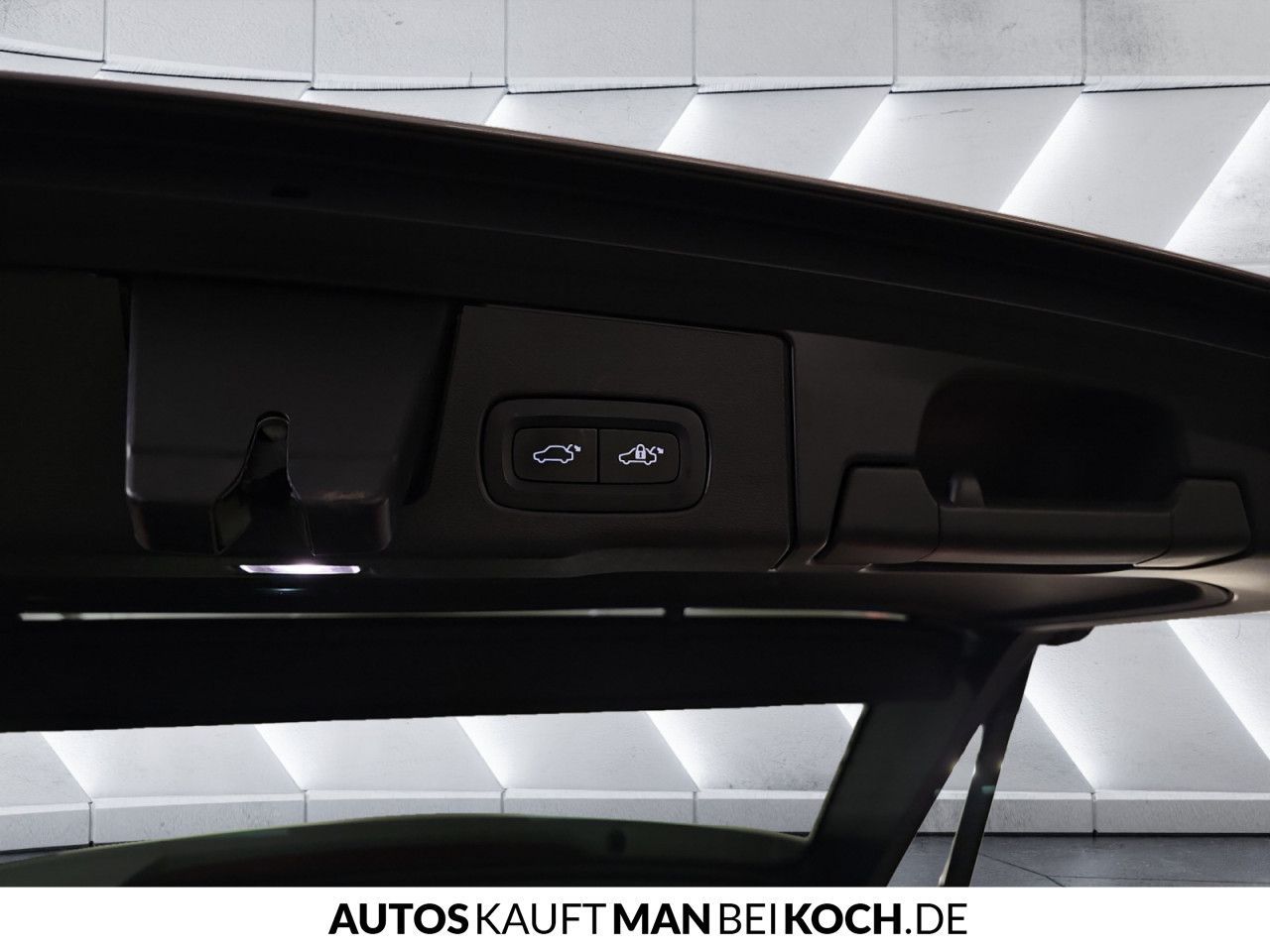 Volvo XC60 T6 AWD Inscription - Samsaru's Car Outlet