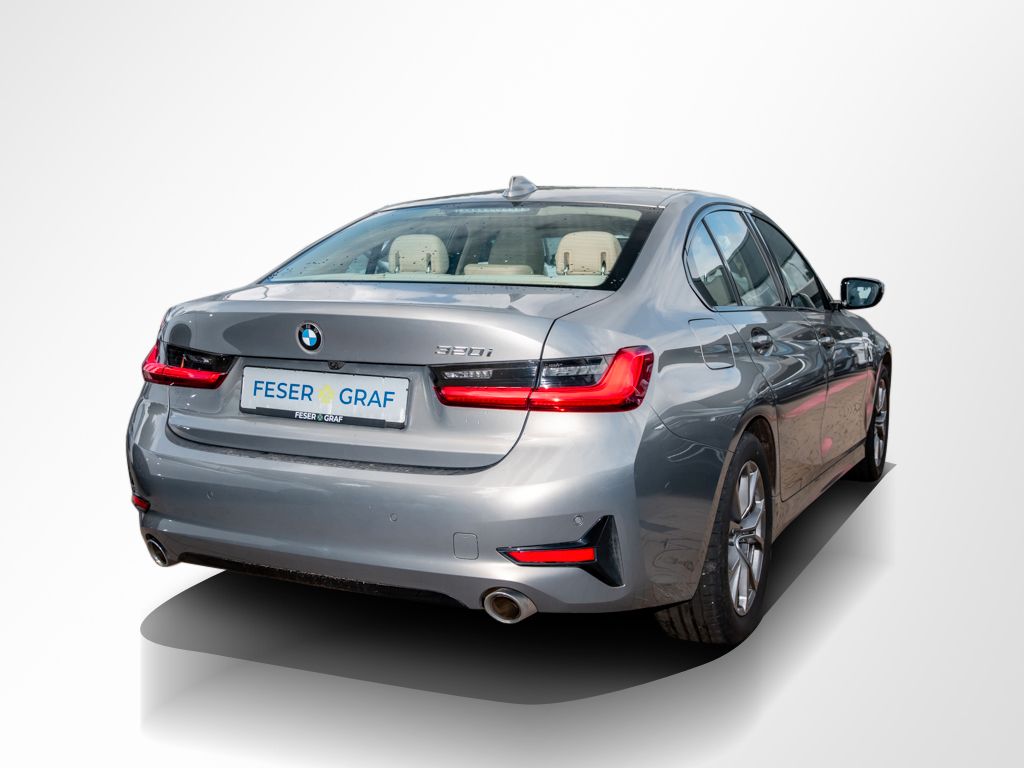 BMW 320 i Sport Line - Samsaru's Car Outlet