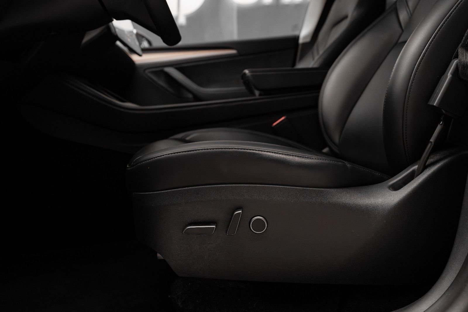 Tesla Model Y Long Range Dual AWD