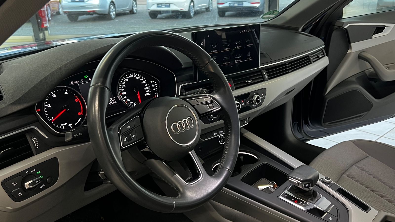 Audi A4 Avant 35 TDI advanced - Samsaru's Car Outlet
