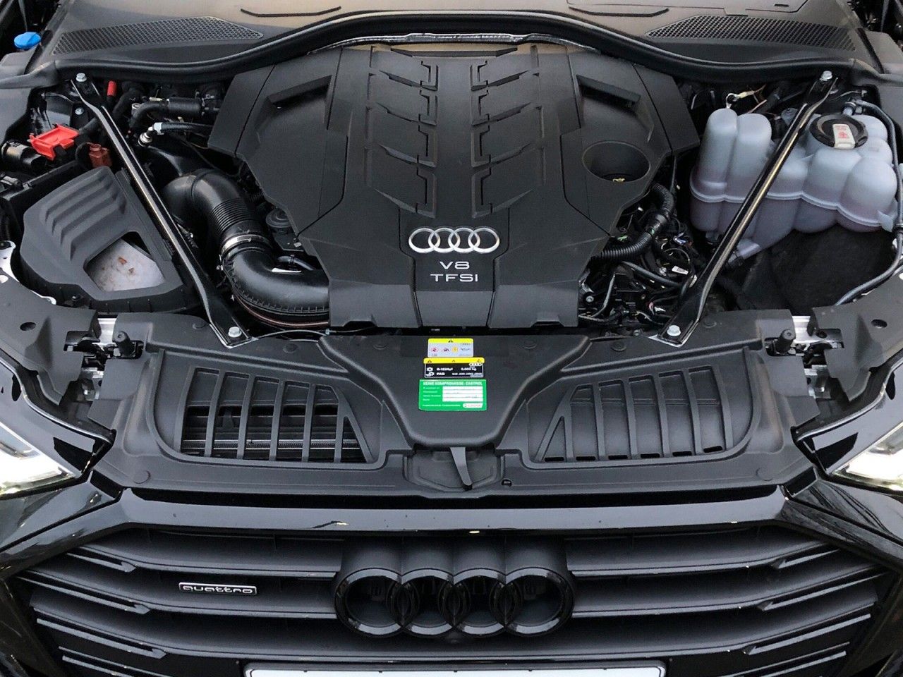 Audi A8 60TFSI quattro tiptronic - Samsaru's Car Outlet