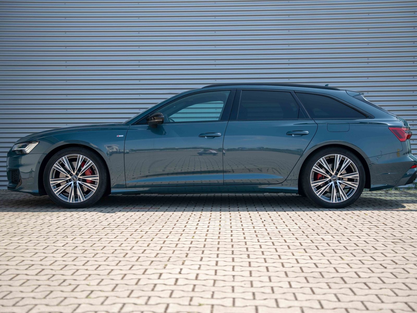 Audi A6 Avant 55 TFSI e quattro sport - Samsaru's Car Outlet