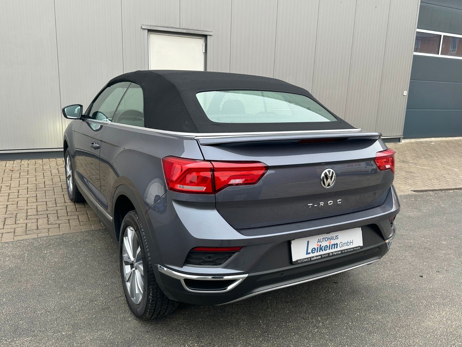 Volkswagen T-Roc 1.5 TSI Cabriolet Style - Samsaru's Car Outlet