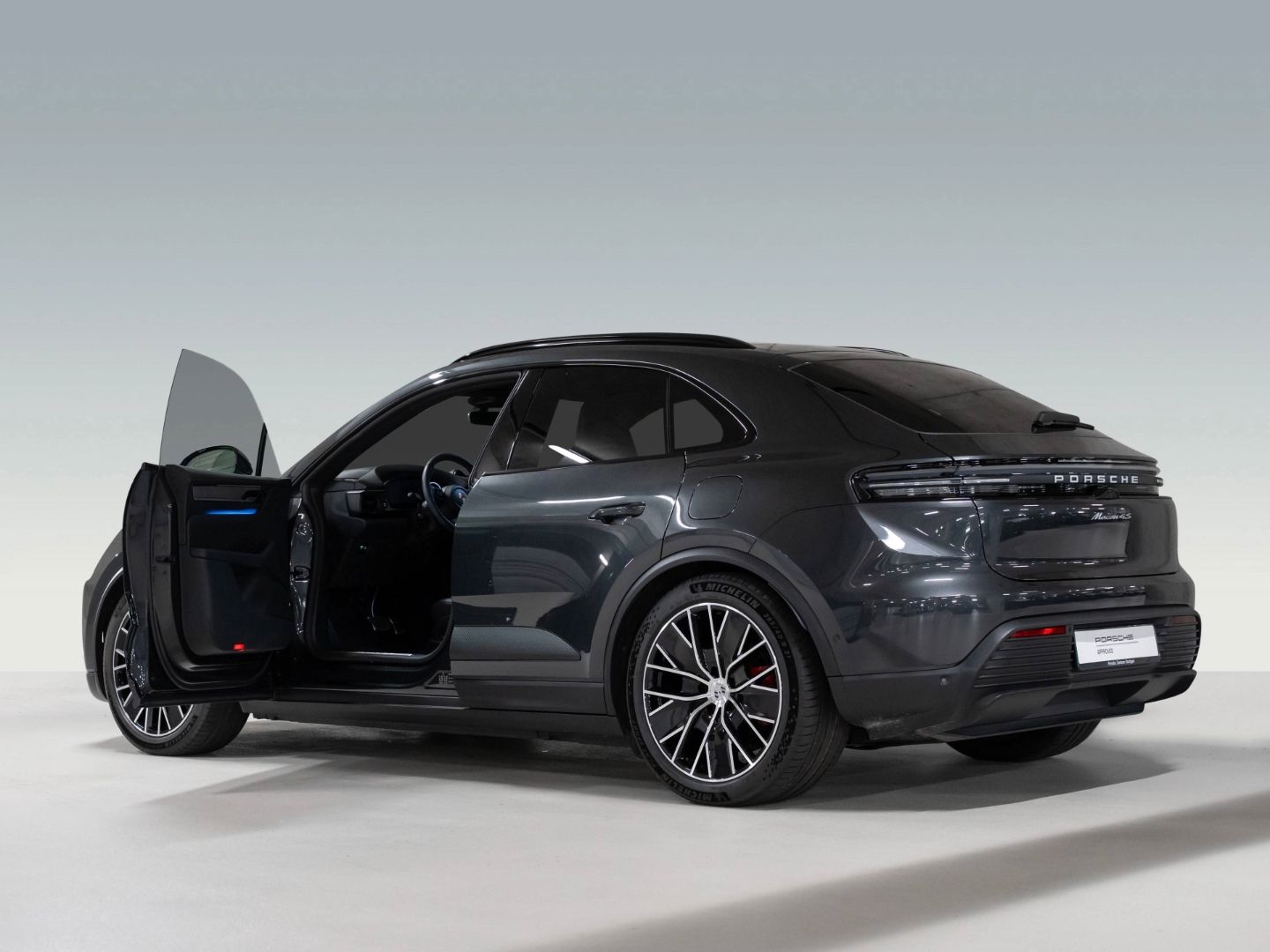 Porsche Macan 4S Sport Chrono Paket AR HUD InnoDrive
