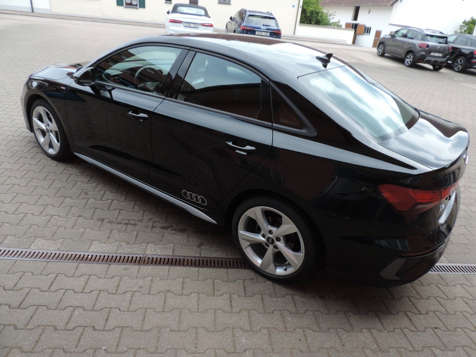 Audi A3 Limousine 40 TFSI quattro S line - Samsaru's Car Outlet