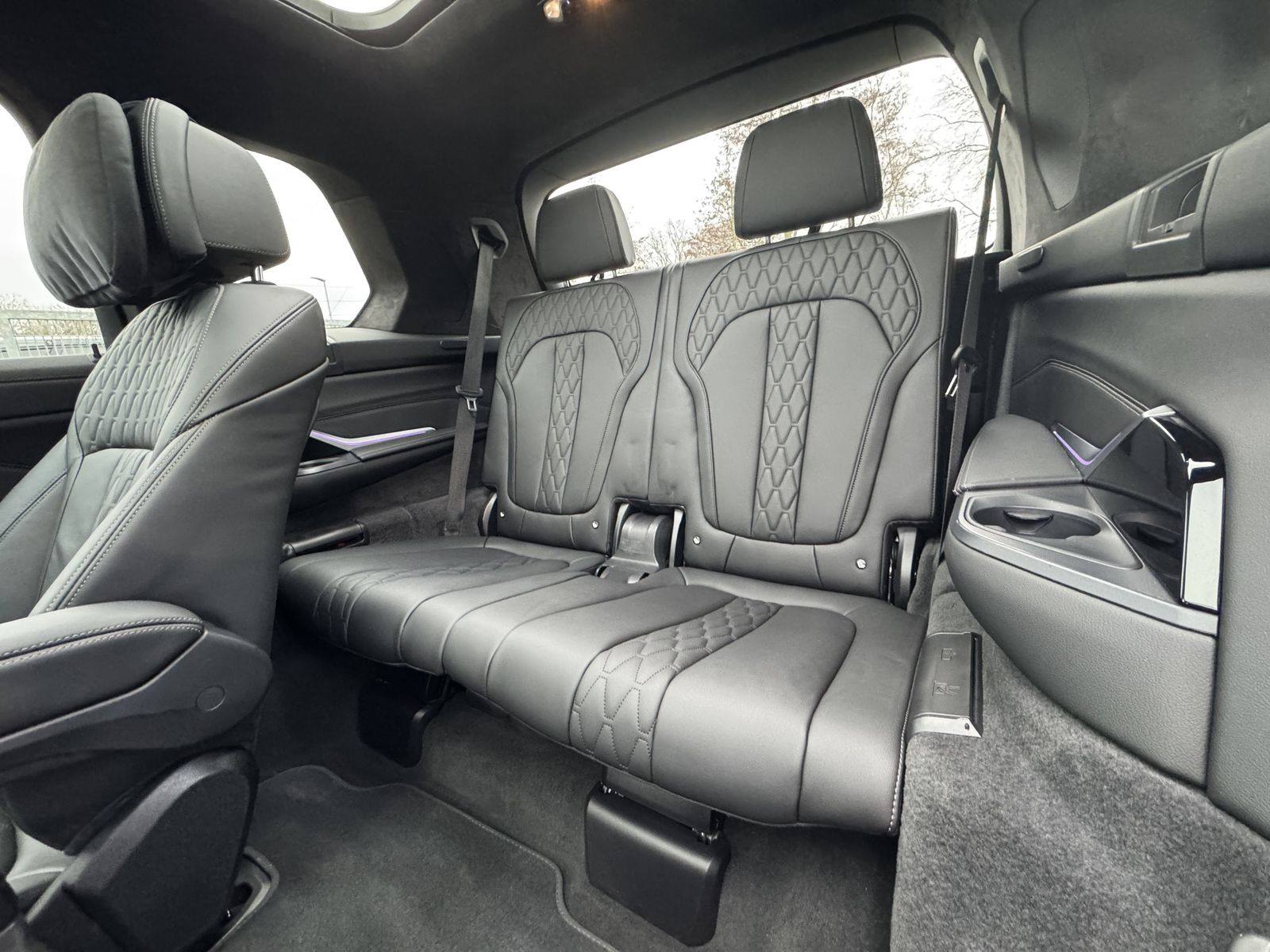 BMW X7 xDrive40i M Sport AHK P-SKY 6-Sitze StHzg h&k