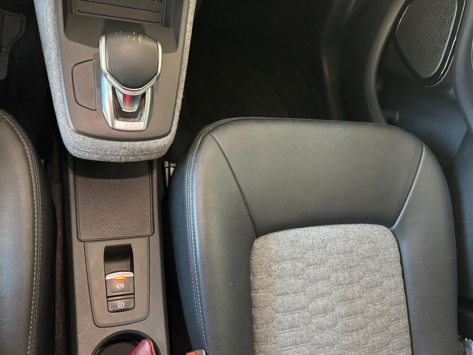 Renault ZOE Zoe Intens - Samsaru's Car Outlet