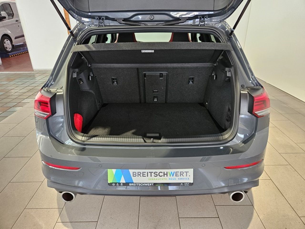 Volkswagen Golf 2.0 TSI GTI DSG BlackStyle - Samsaru's Car Outlet
