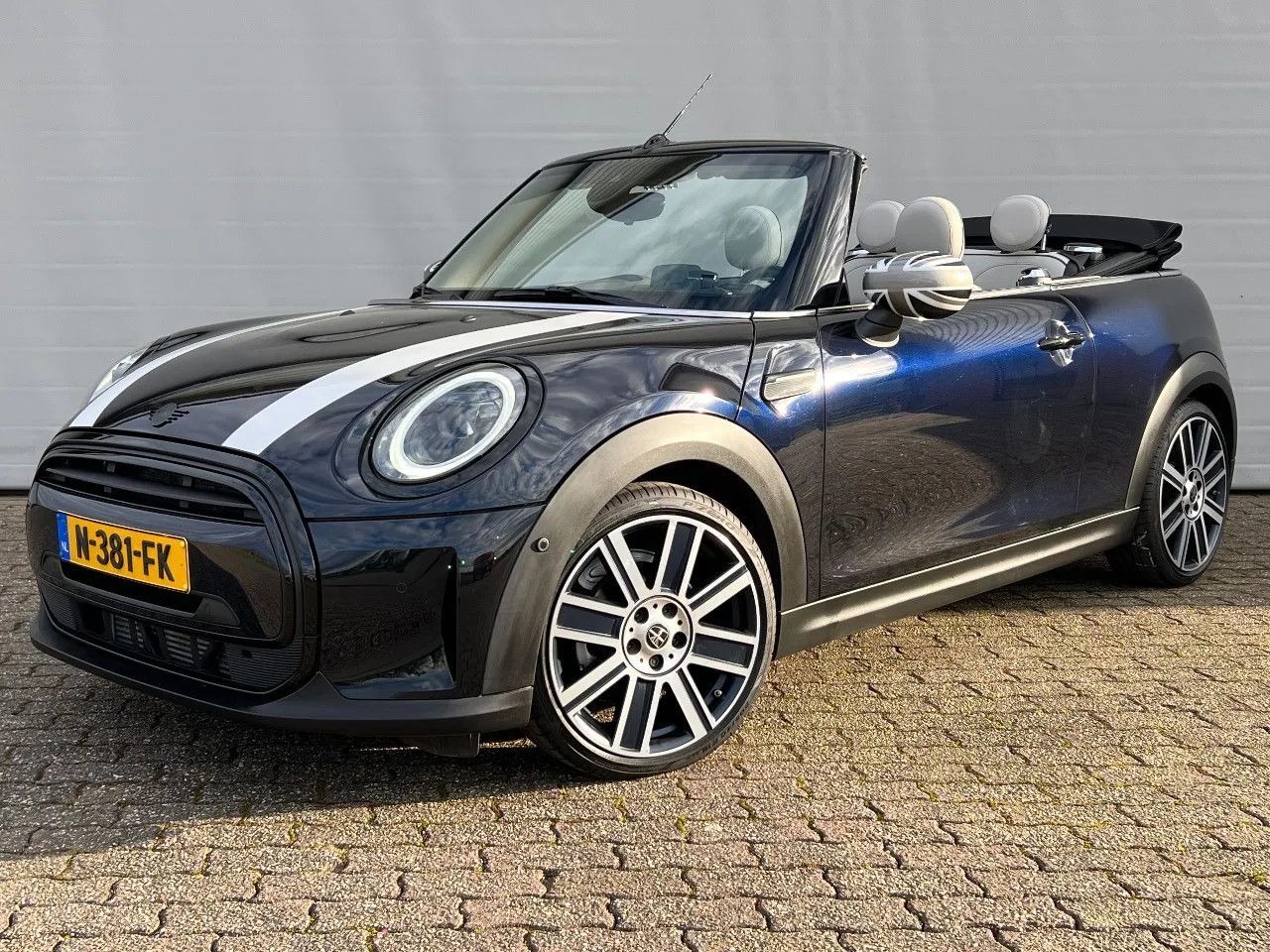 MINI Cooper Cabrio YOURS - Samsaru's Car Outlet