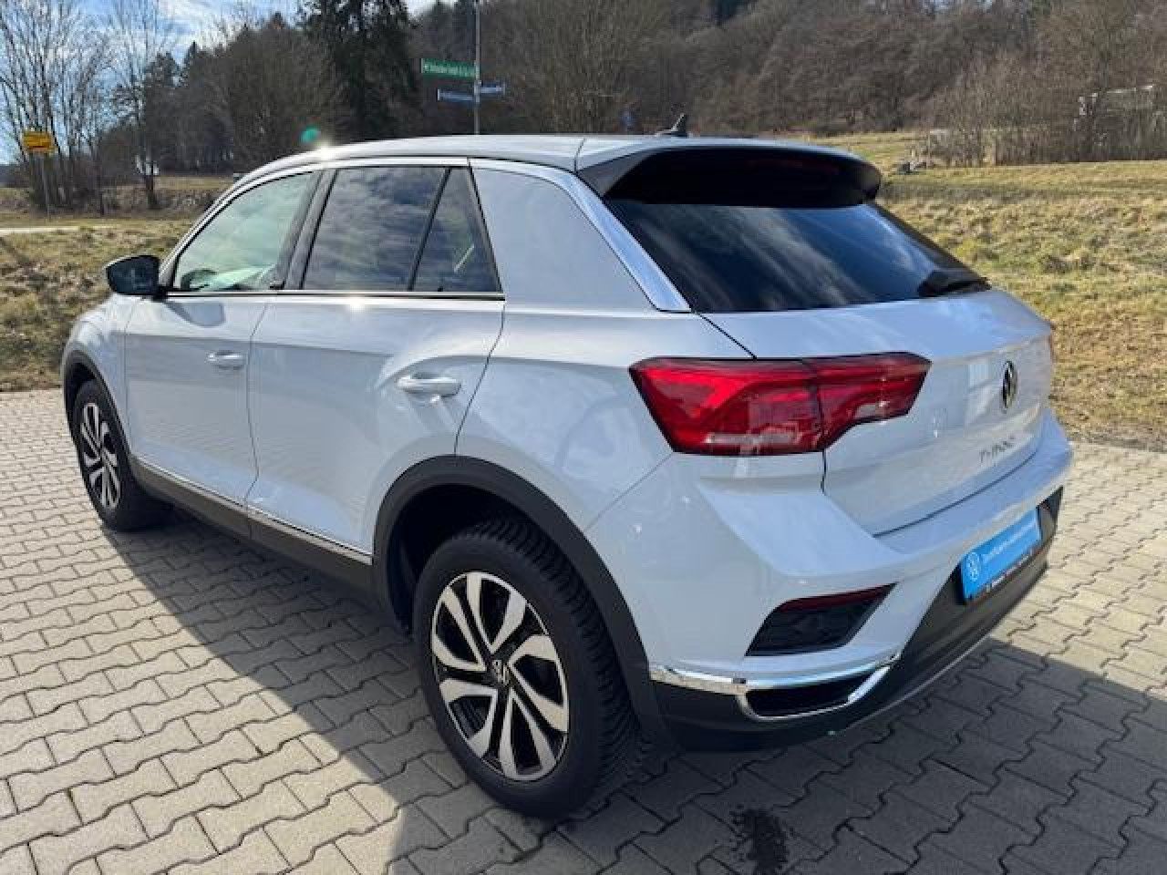 Volkswagen T-Roc Active 1.0 l TSI - Samsaru's Car Outlet