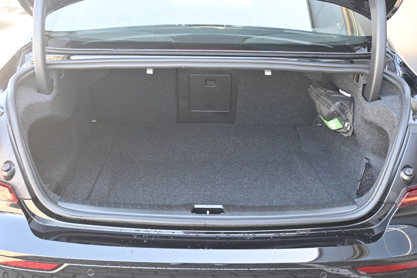 Volvo S60 B4 Plus Dark*LED*PANO*STHZ*H&K*360*QI*19"