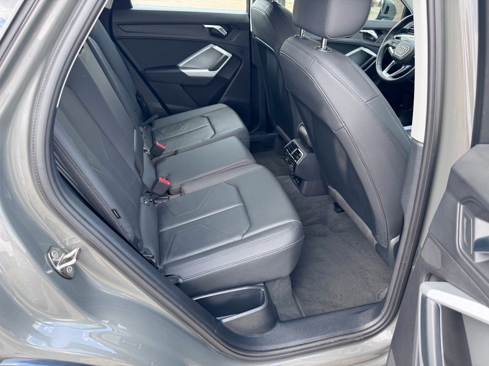 Audi Q3 Sportback 45 TFSI quattro - Samsaru's Car Outlet
