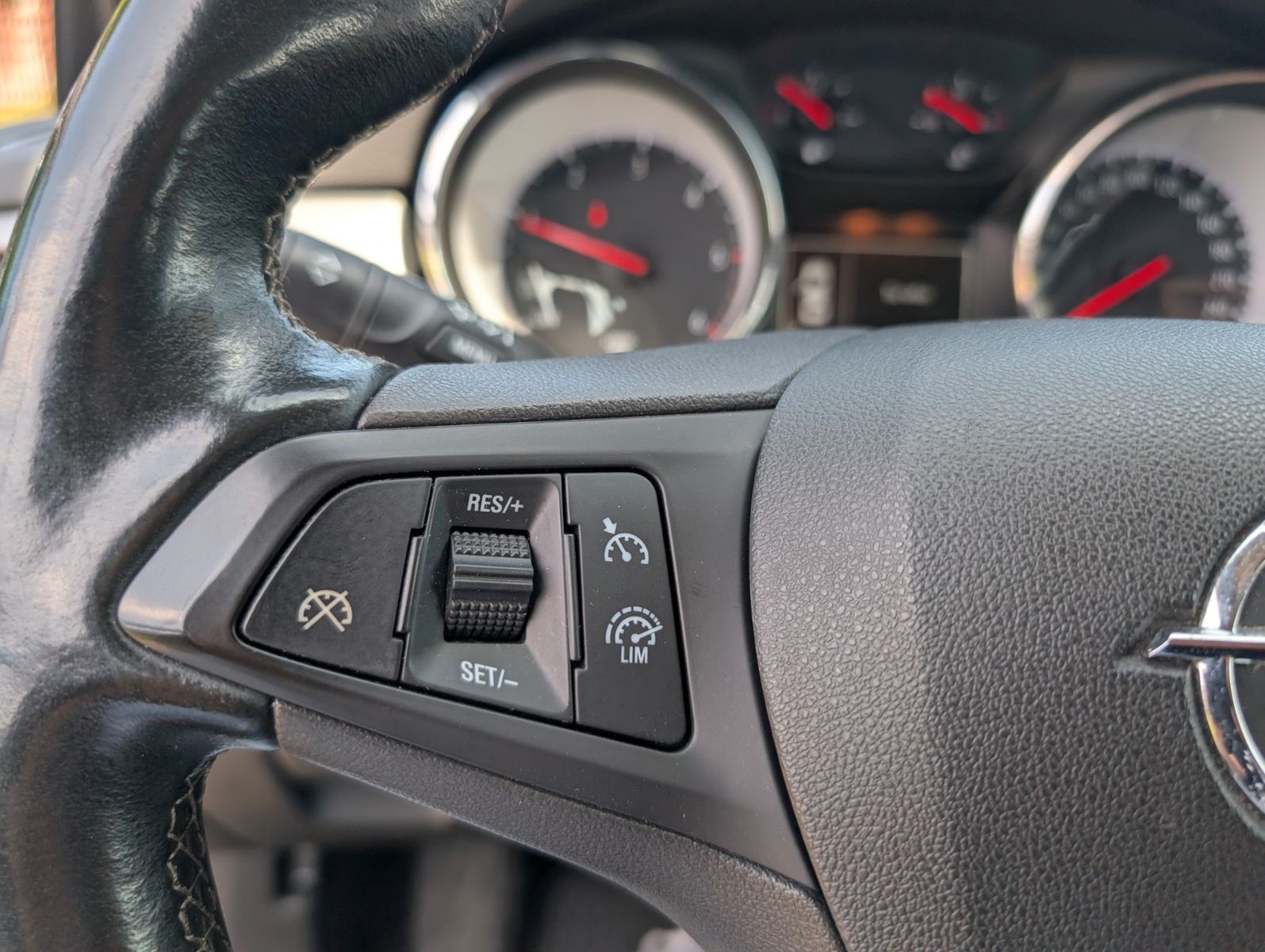 Opel Astra K Sports Tourer Business - Samsaru's Car Outlet
