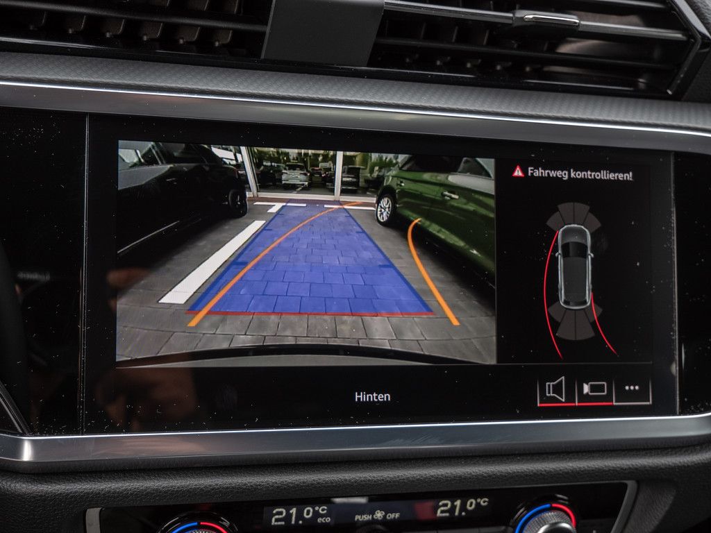 Audi Q3 40 TFSI quattro advanced - Samsaru's Car Outlet