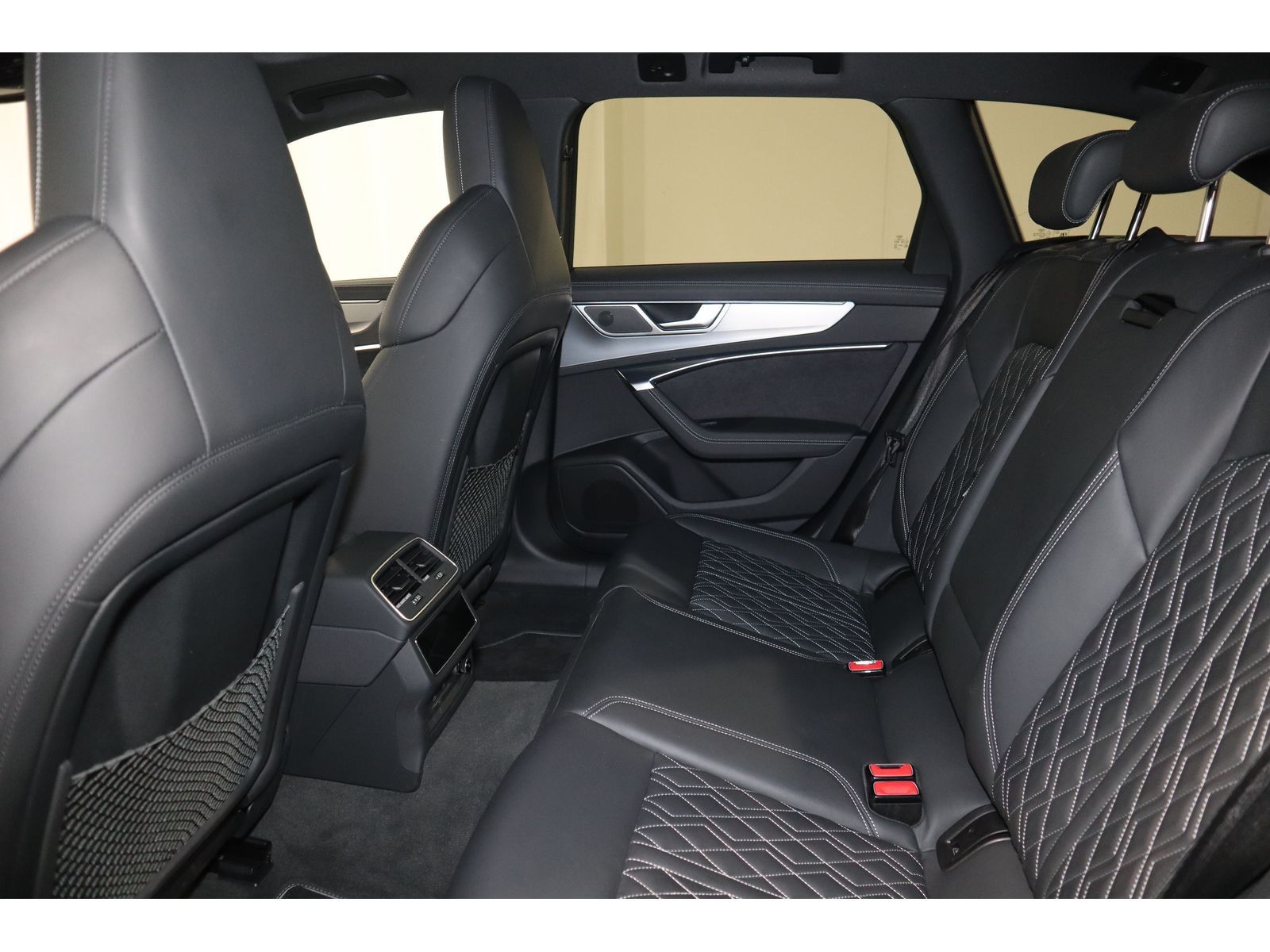 Audi A6 Avant 45 TDI quattro S-Line - Samsaru's Car Outlet