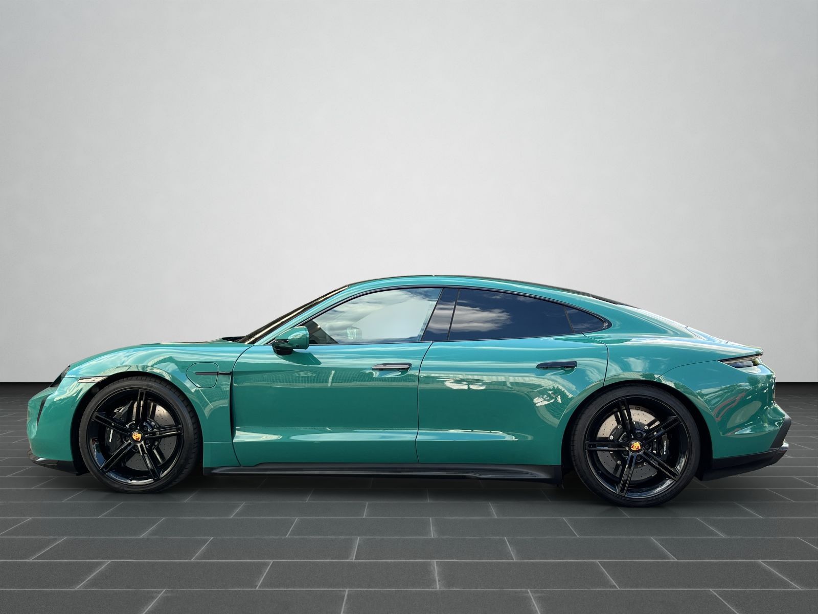 Porsche Taycan Turbo S PTS Smyrnagrün,Sitzbel.
