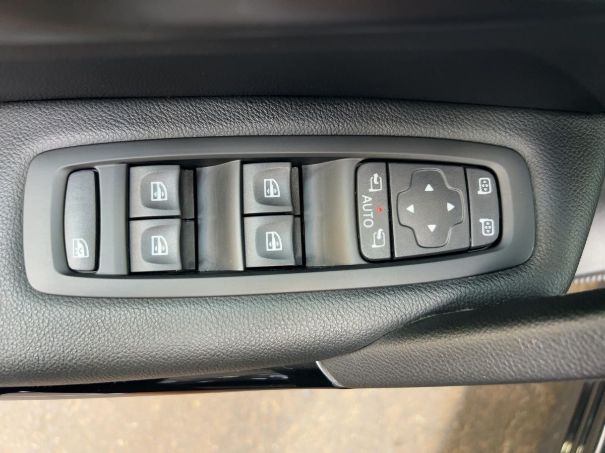 Renault Kadjar LIMITED DELUXE TCE 140 EDC - Samsaru's Car Outlet