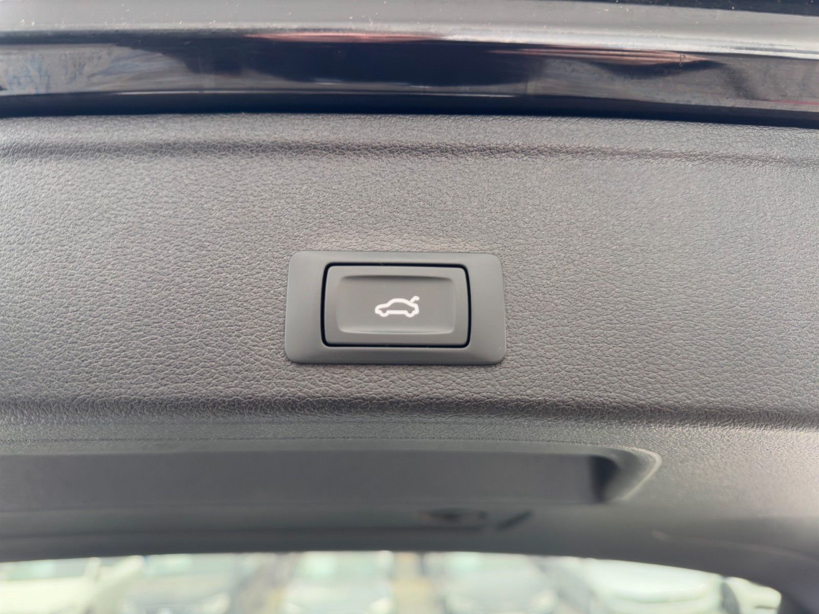 Audi A4 Av.40 TDI quattro advanced - Samsaru's Car Outlet