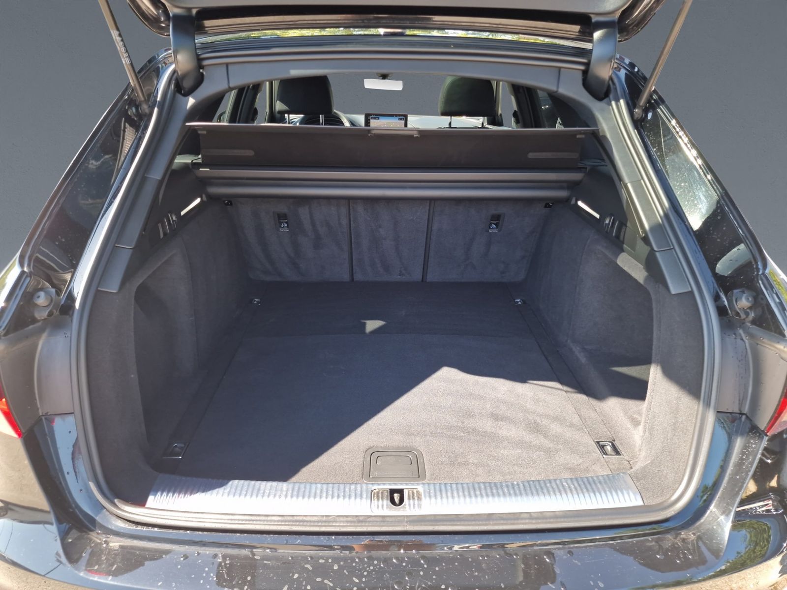 Audi A4 Avant 40 TDI S tronic S line - Samsaru's Car Outlet