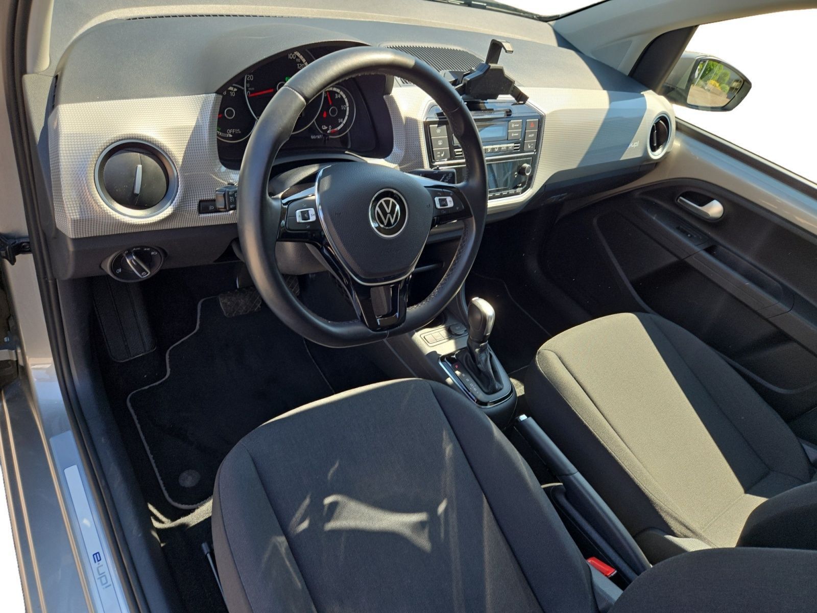 Volkswagen e-up! Style Plus - Samsaru's Car Outlet
