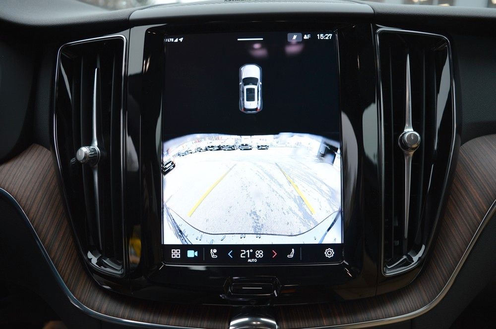 Volvo XC60 B4 D AWD Plus Dark Auto *Nappa Amber+AHK+WR