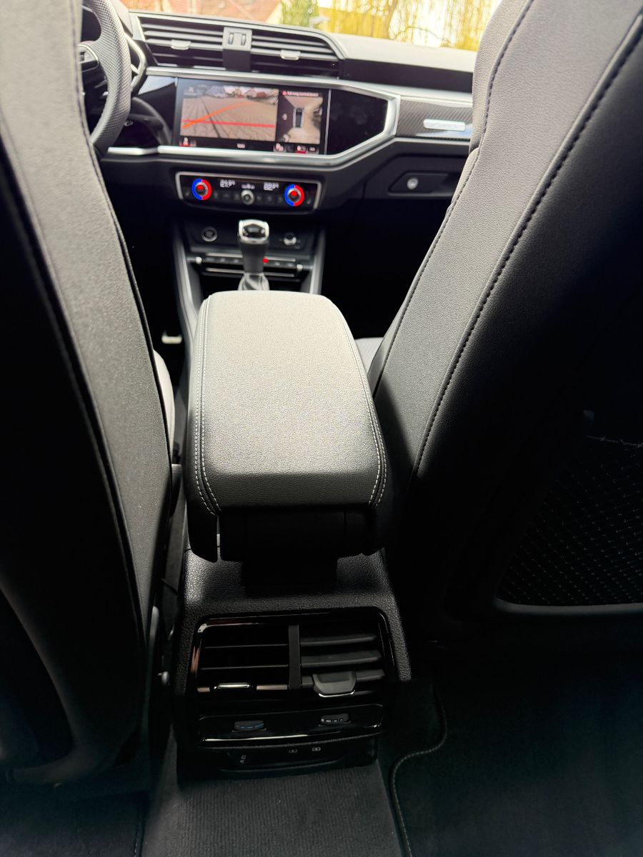 Audi Q3 Sportback 40 TFSI quattro S line, fast VOLL