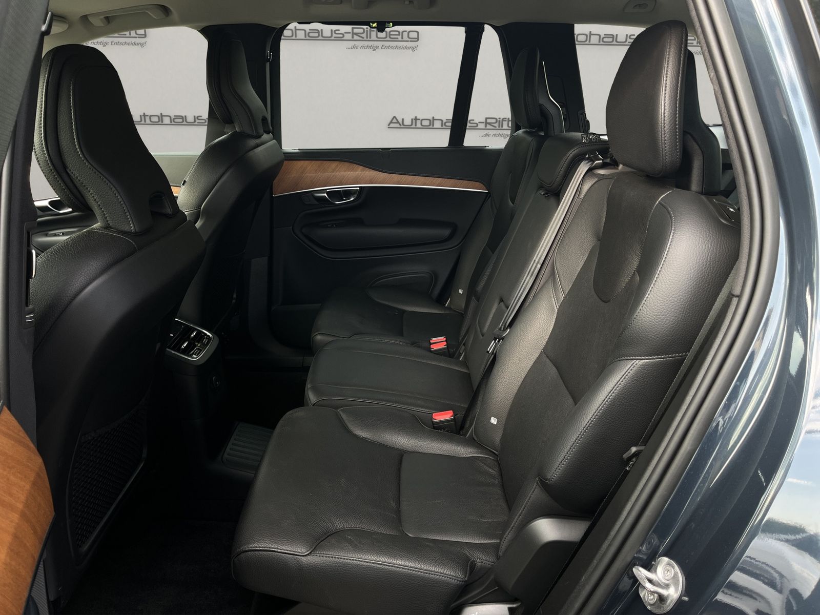 Volvo XC90 Plus Bright 8G Recharge Plug-In Hybrid AWD