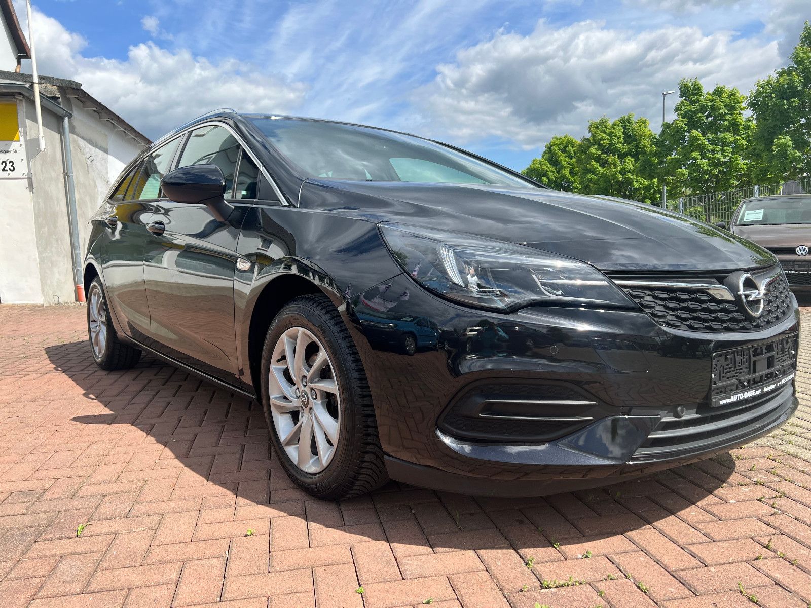 Opel Astra K Sports Tourer Elegance - Samsaru's Car Outlet