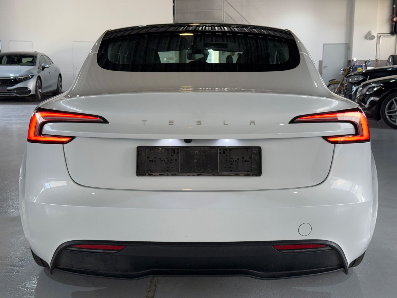 Tesla Model 3 RWD Plus NEW-Model