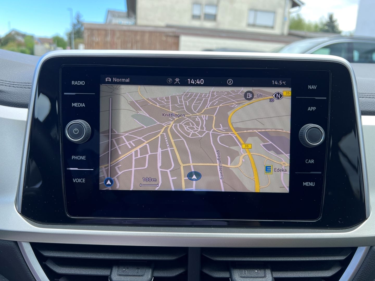 Volkswagen T-Roc 1.0TSI Move - Samsaru's Car Outlet