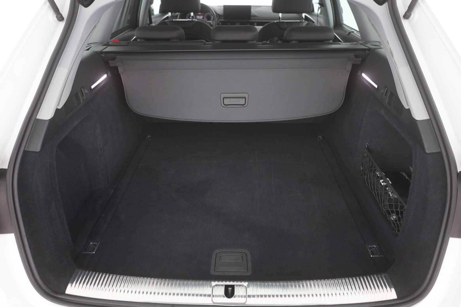 Audi A4 40 TDI Avant S-tronic - Samsaru's Car Outlet