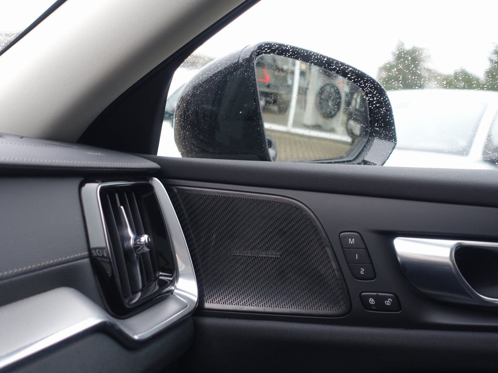 Volvo V60 Ultra Dark T8 AWD Plug-in Hybrid/AHK/Pano