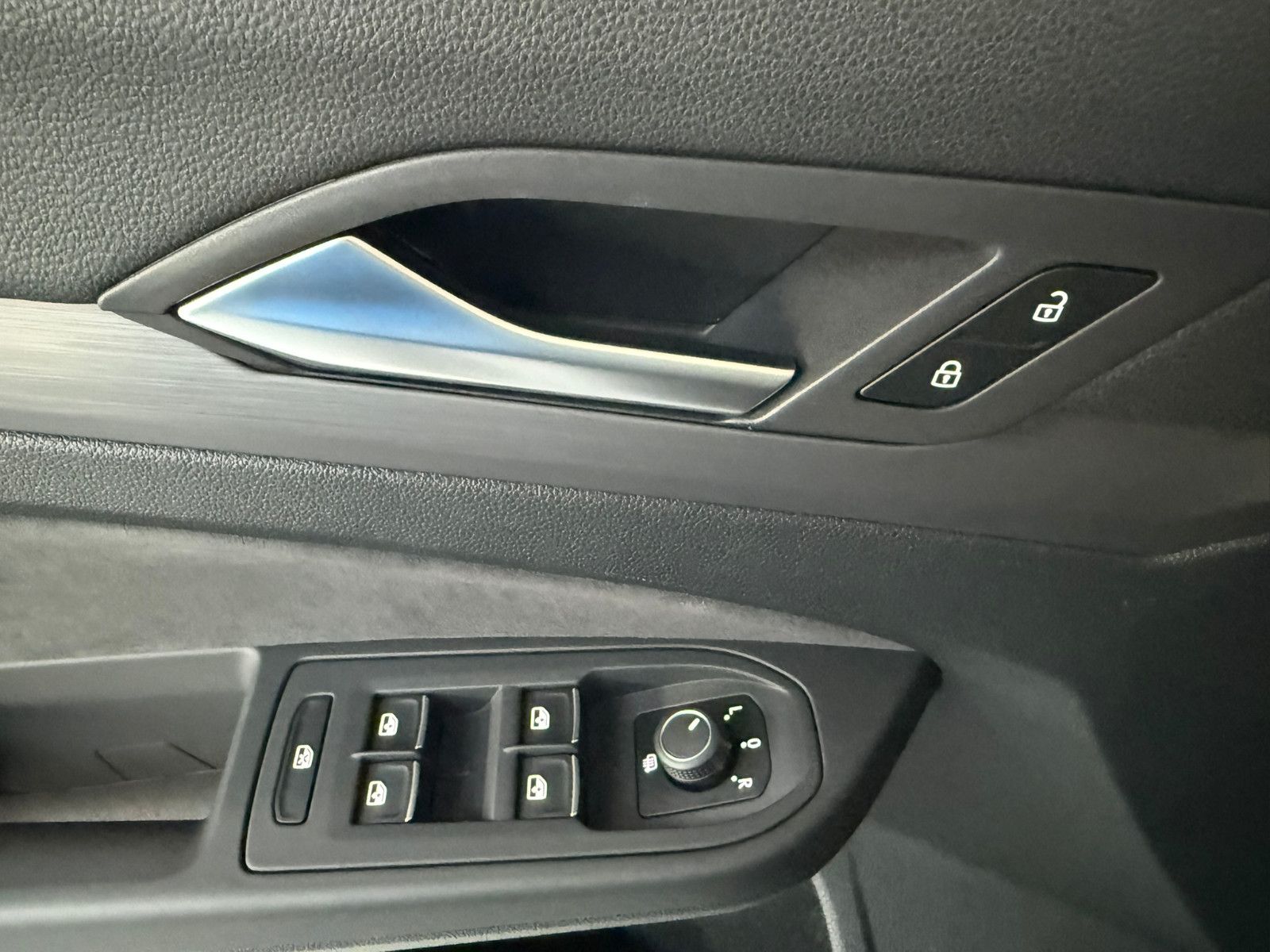 Volkswagen Golf VIII Lim. Style - Samsaru's Car Outlet