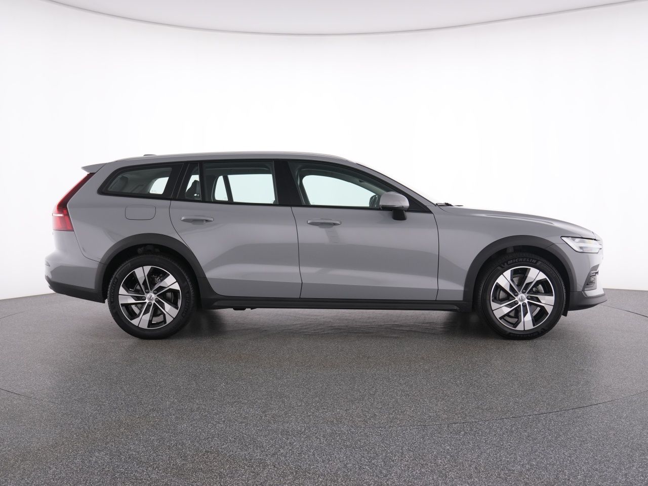 Volvo V60 Cross Country B4 AWD Plus+WINTERPAK+RFK+