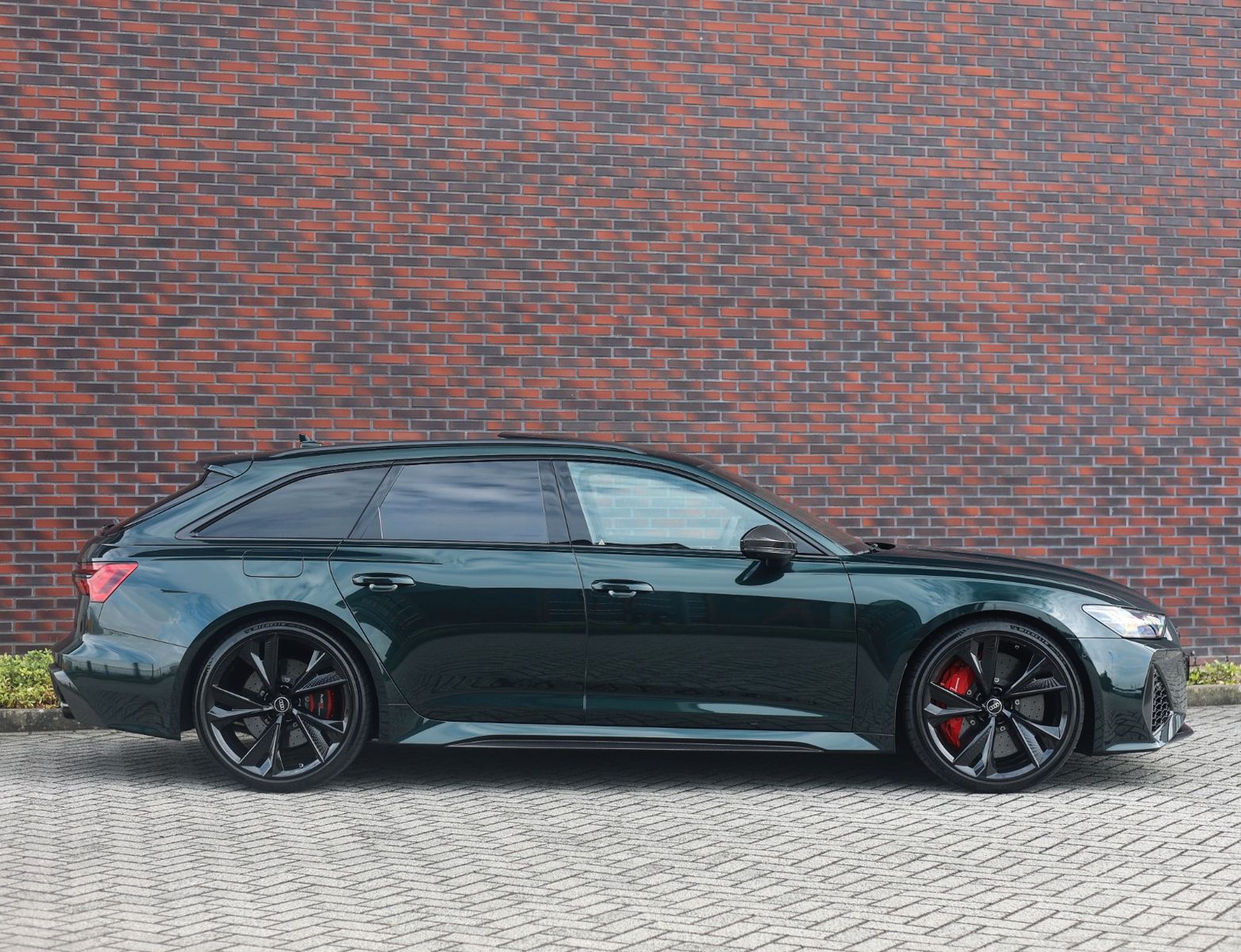 Audi RS6 Avant 4.0TFSI Quattro EXCLUSIVE + MEGAVOLL!