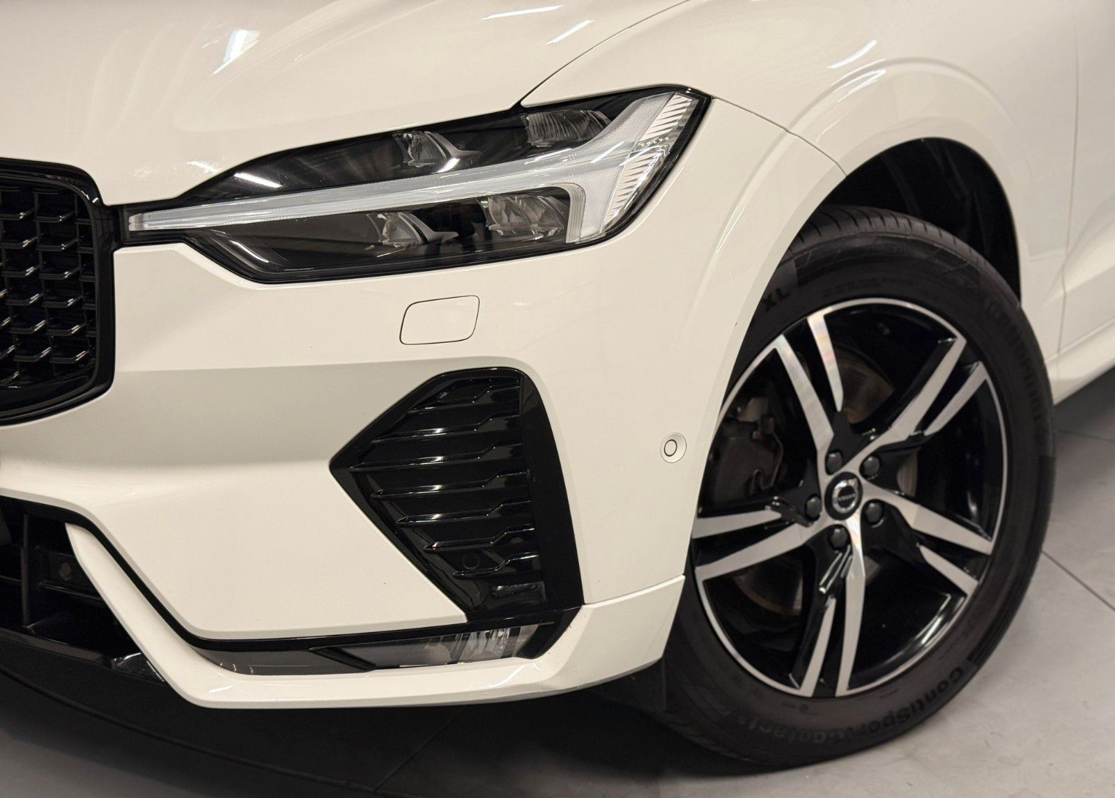 Volvo XC60 R-Design AWD *AHK*360*Standhzg*HIFI*