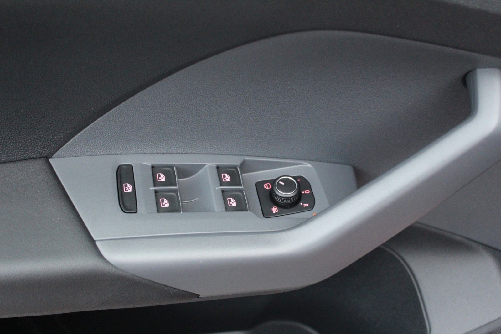 Volkswagen T-Cross United DSG - Samsaru's Car Outlet
