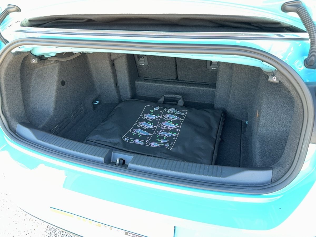Volkswagen T-Roc Cabrio R-Line - Samsaru's Car Outlet