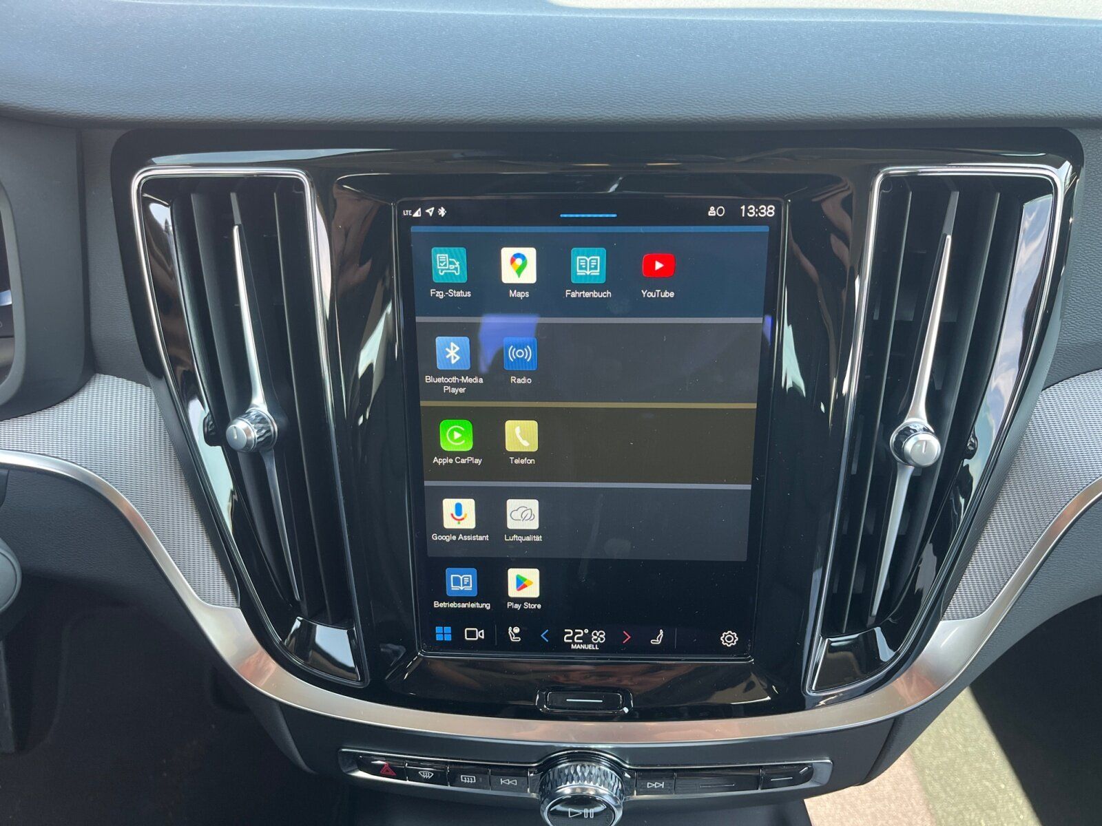 Volvo S60 B4 Plus Dark AHK+STH+SITZH+RFK+NAVI+TEMPOMAT