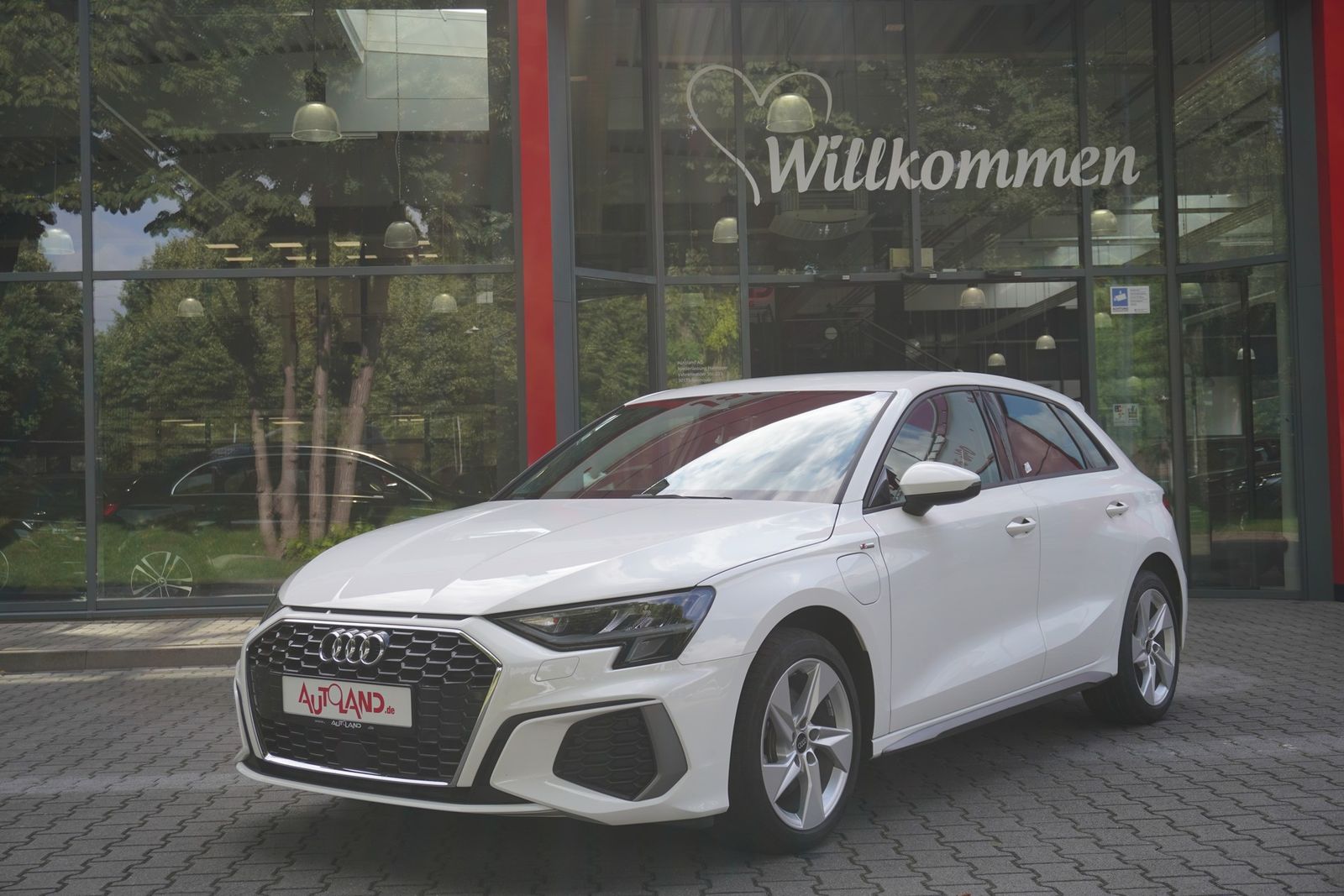 Audi A3 Sportback 40 TFSIe S line Sitzheizung LED DAB