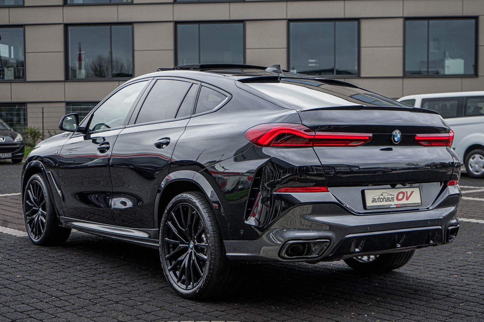 BMW X6 40xd M Sport*3xTV*Carbon*Massage*ACC*PanoSKY*