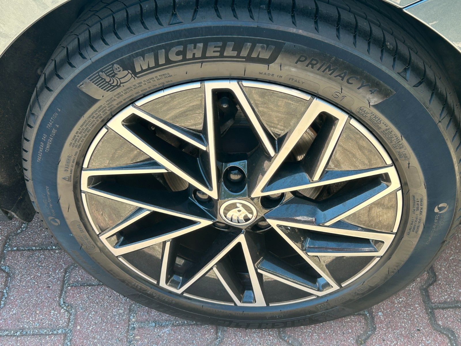 Skoda OCTAVIA Combi 1.5 TSI - Samsaru's Car Outlet