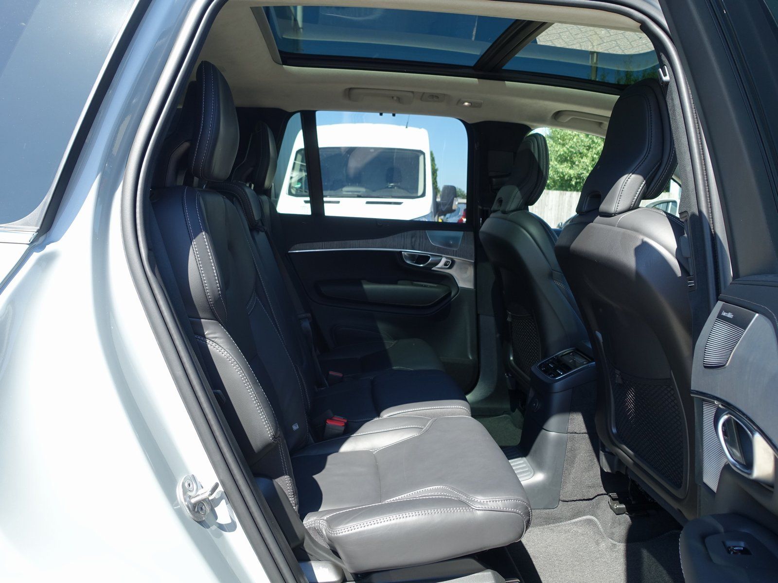 Volvo XC90 Recharge Ultimate Bright T8 AWD - Samsaru's Car Outlet