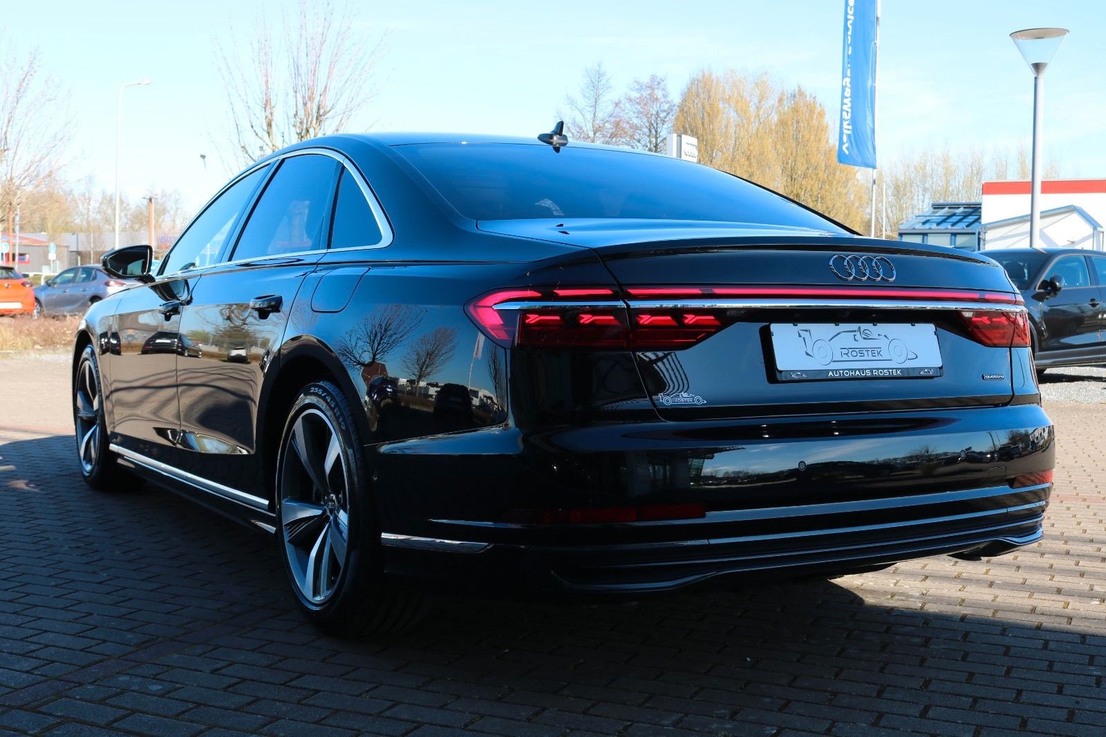 Audi A8 60 TFSI e quattro - Samsaru's Car Outlet
