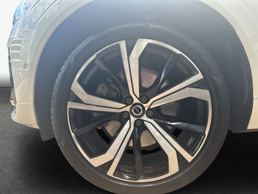 Volvo XC60 B5 B AWD Plus Dark